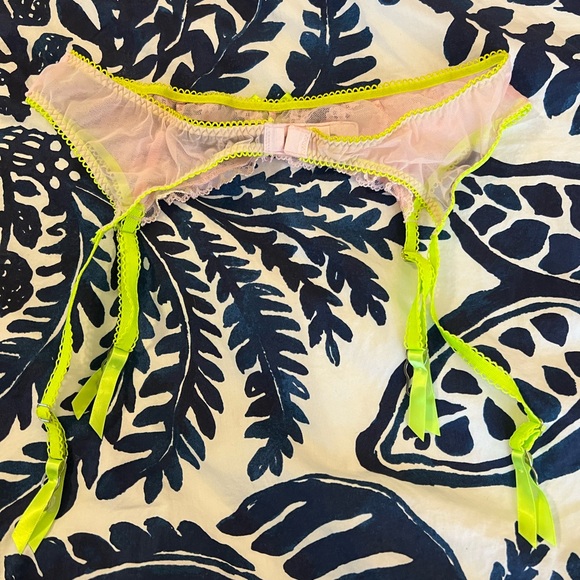 LOWEST PRICE - Victoria’s Secret Sexy Little Things Lace Garter Belt - Picture 2 of 3